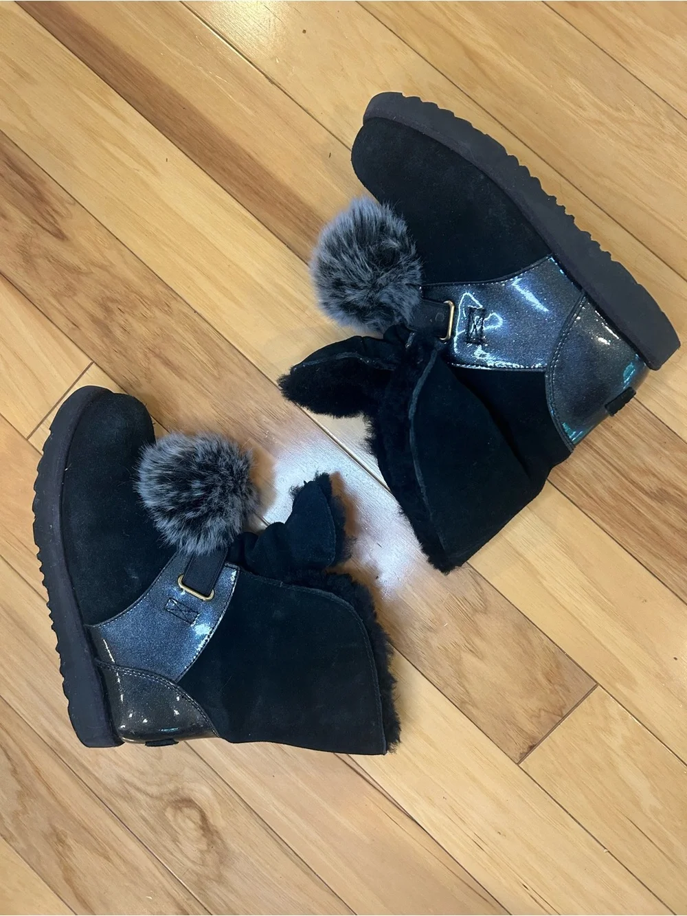 UGG Isley Youth Black Sheepskin Lined Patent Waterproof Youth Girls Pom PomBoots